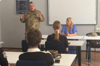ЗУСТРІЧ СТУДЕНТІВ З ВЕТЕРАНОМ - ВИПУСКНИКОМ НАВС Фото