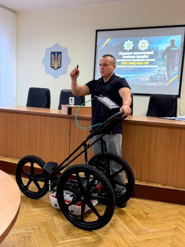 Особливості використання сучасних пошукових пристроїв у діяльності підрозділів Національної поліції України Особливості використання сучасних пошукових пристроїв у діяльності підрозділів Національної поліції України