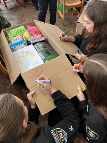 Студенти та викладачі навчально-наукового експертно-криміналістичного інституту НАВС підтримали захисників України через «Майстерню тепла»