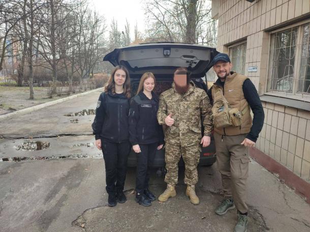 Студенти та викладачі навчально-наукового експертно-криміналістичного інституту НАВС підтримали захисників України через «Майстерню тепла»