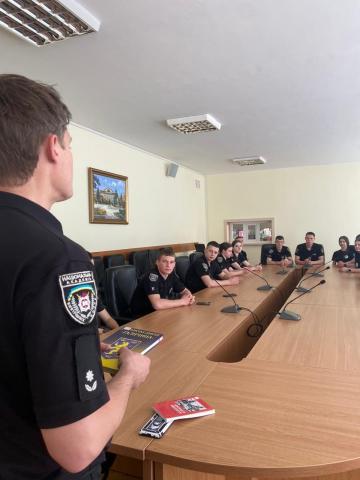 Курсанти і студенти долучилися до вшанування пам’яті героїв: у ННЕКІ НАВС пройшли заходи з нагоди Дня пам’яті та примирення