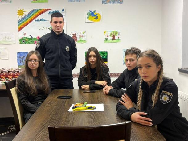 Курсанти навчально-наукового експертно-криміналістичного інституту НАВС відвідали Центр «НАШІ ДІТИ» Курсанти навчально-наукового експертно-криміналістичного інституту НАВС відвідали Центр «НАШІ ДІТИ»