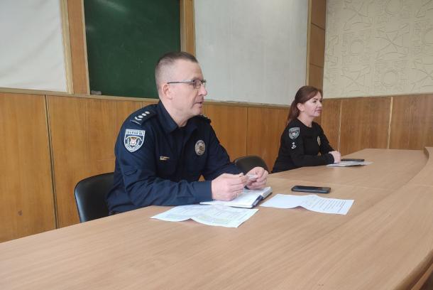 Стажування в Нацполіції та участь у розслідуваннях воєнних злочинів: зустріч проректора НАВС із випускниками-криміналістами