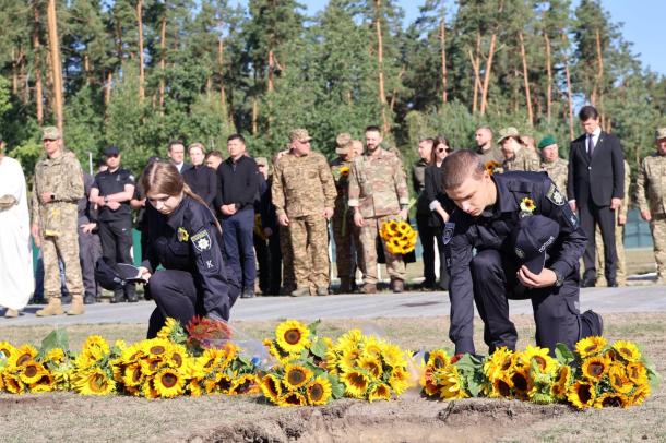 Вшановуємо сьогодні — пам’ятаємо щодня Вшановуємо сьогодні — пам’ятаємо щодня