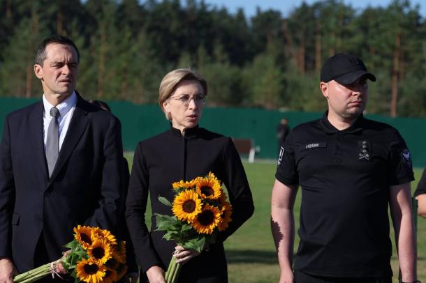 Вшановуємо сьогодні — пам’ятаємо щодня Вшановуємо сьогодні — пам’ятаємо щодня